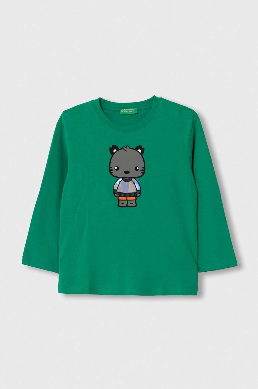 

Дитячий бавовняний лонгслів United Colors of Benetton колір зелений з принтом