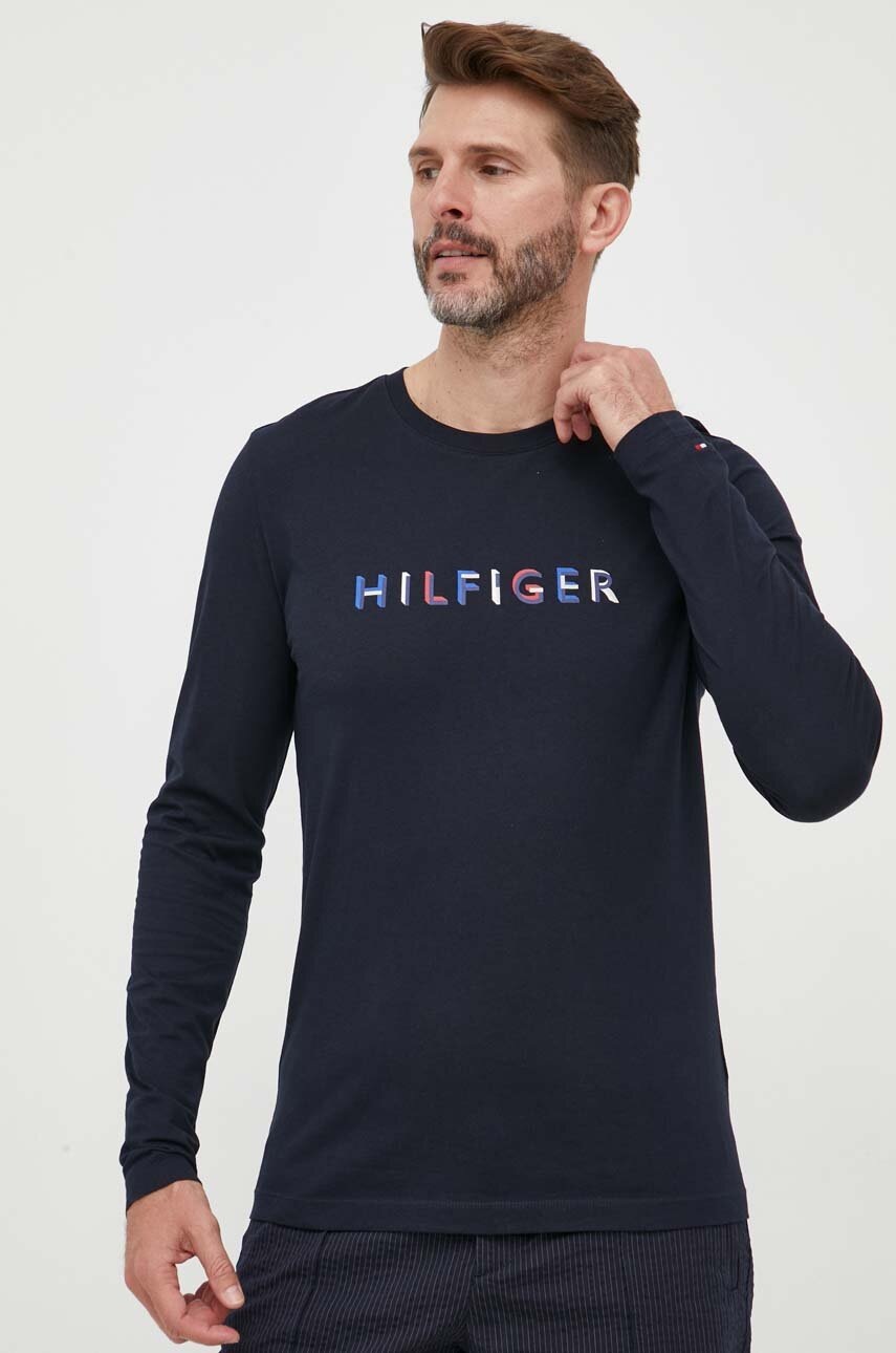 

Памучна блуза с дълги ръкави Tommy Hilfiger в тъмносиньо с принт, Тъмносин