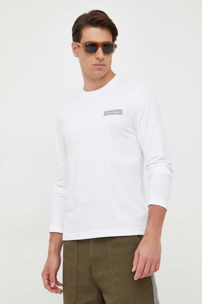 

Блуза с дълги ръкави Calvin Klein в бяло с принт, Бял