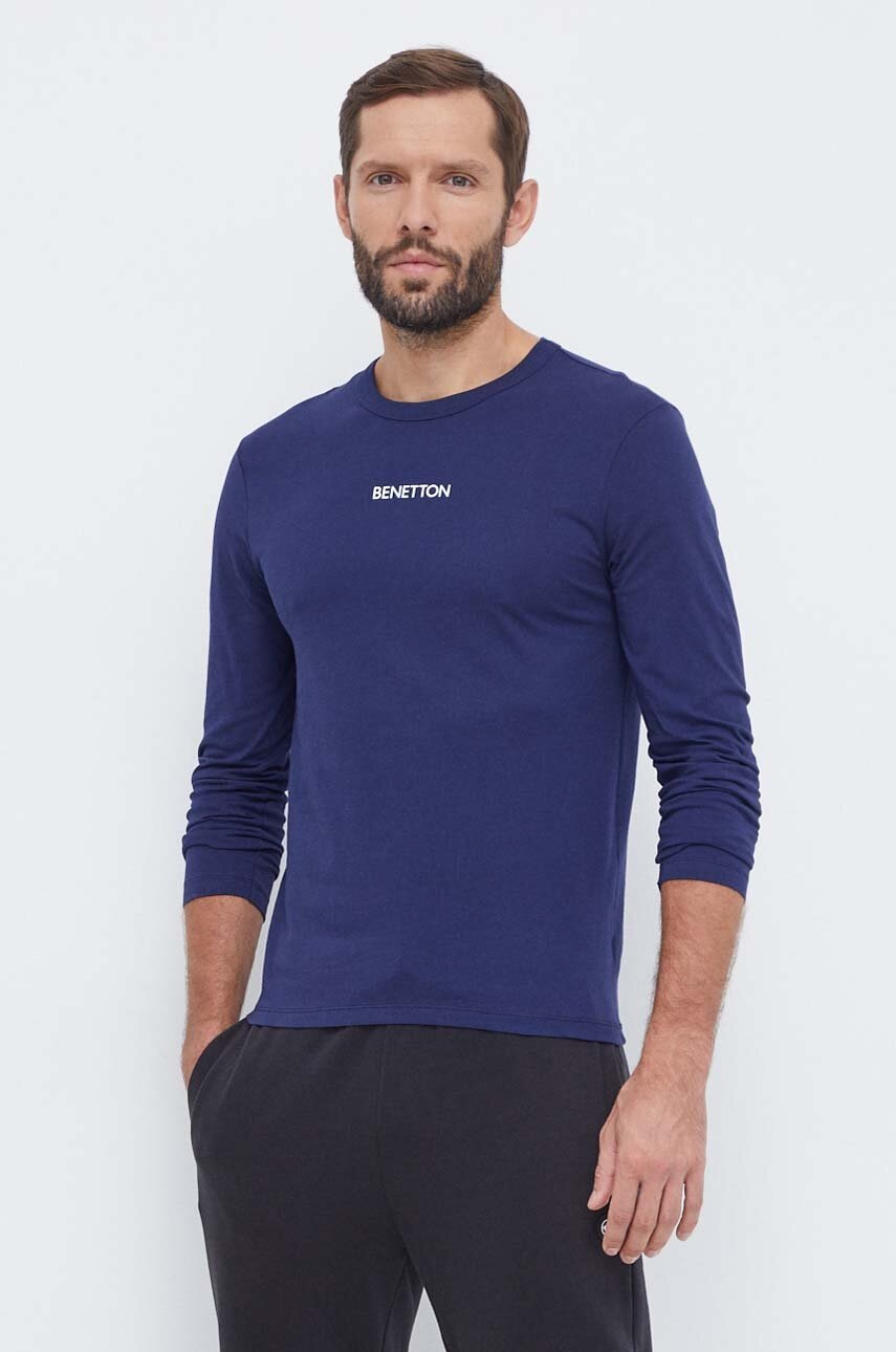

Хлопковый лонгслив лаунж United Colors of Benetton цвет синий с принтом