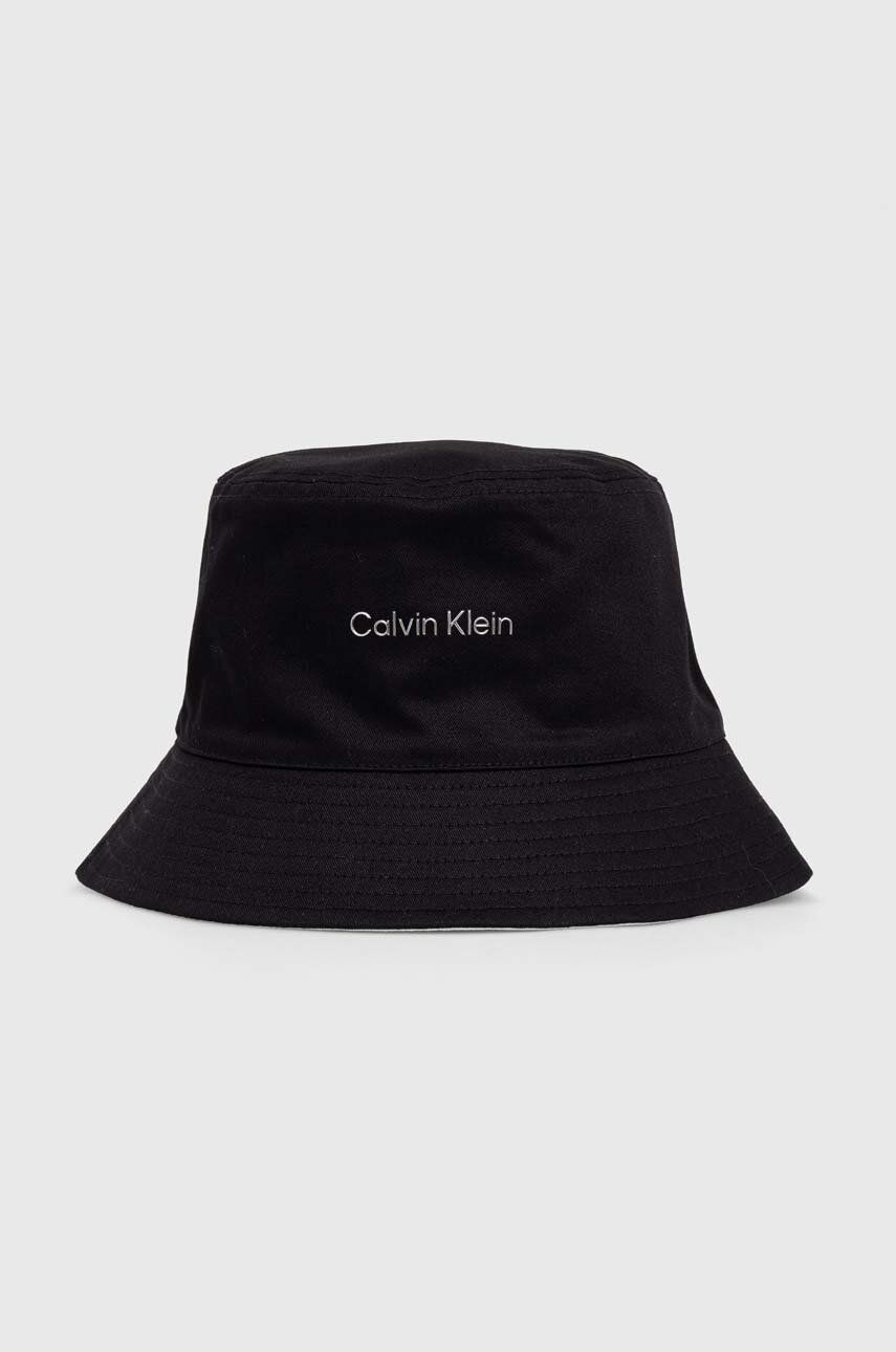 Levně Oboustranný bavlněný klobouk Calvin Klein černá barva, bavlněný