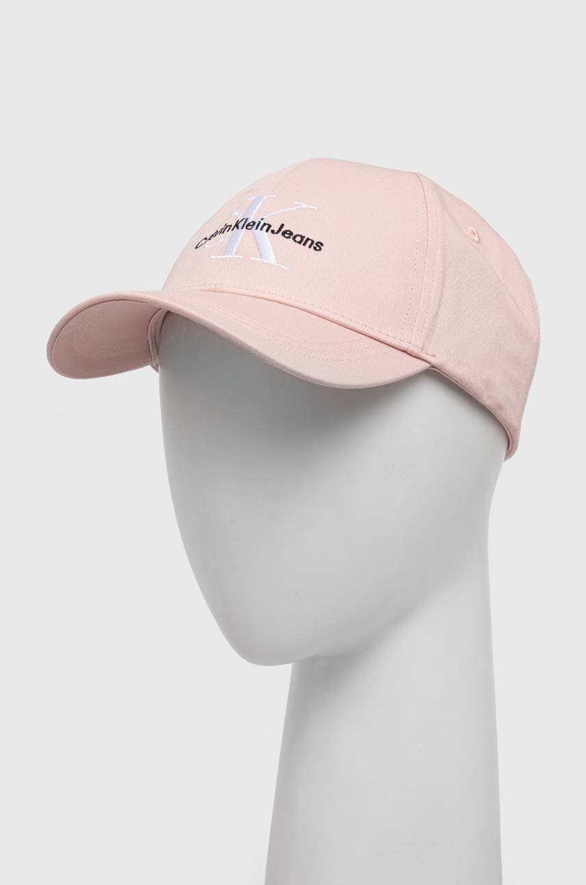 

Памучна шапка с козирка Calvin Klein Jeans в розово с апликация K60K610280, Розов