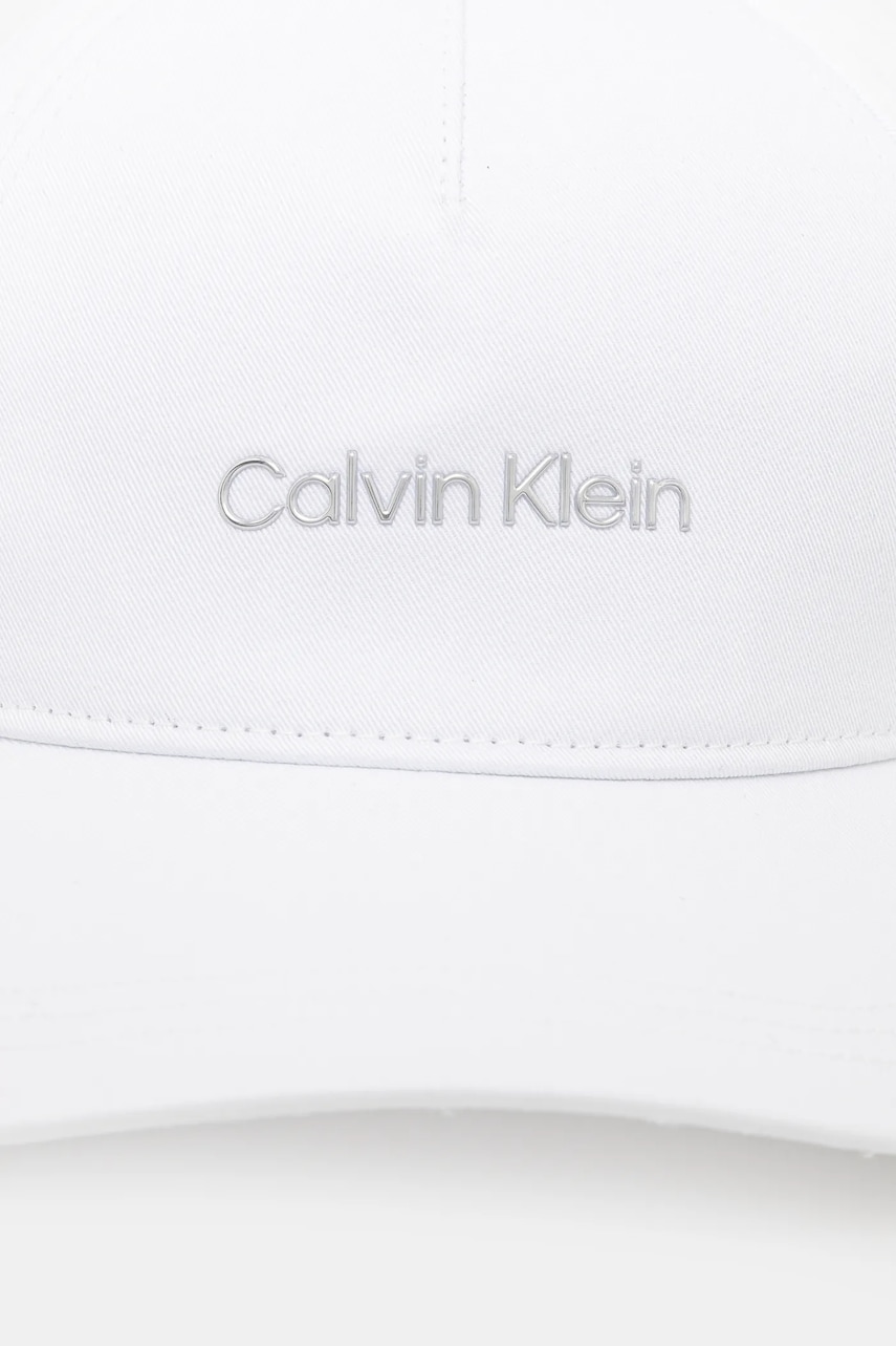 Хлопковая кепка Calvin Klein цвет белый однотонная Хлопковая кепка Calvin Klein цвет белый однотонная