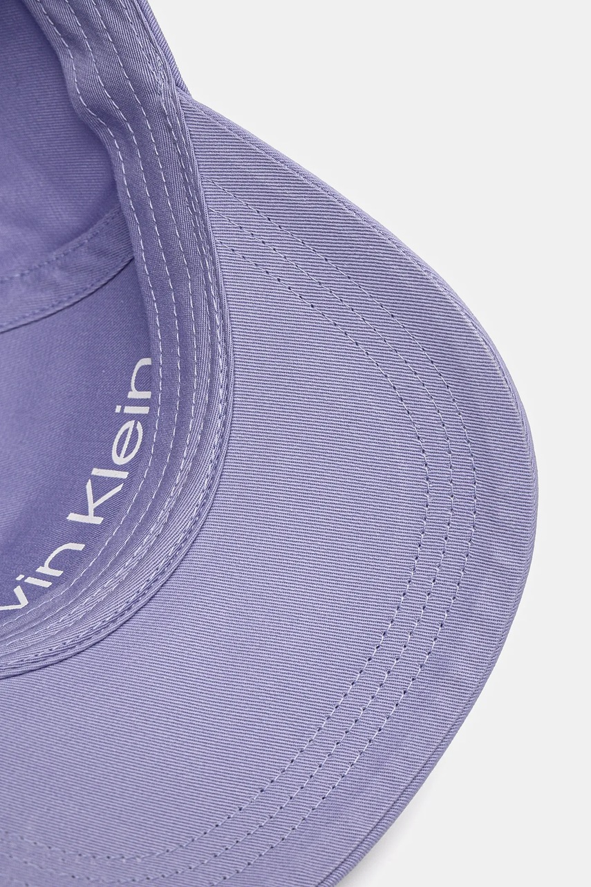 Βαμβακερό καπέλο του μπέιζμπολ Calvin Klein χρώμα: μοβ φωτογραφία