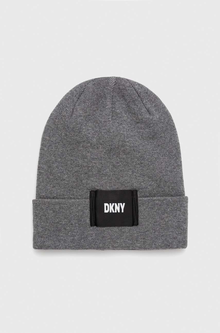 Дитяча бавовняна шапка Dkny колір сірий з тонкого трикотажу з бавовни Дитяча бавовняна шапка Dkny колір сірий з тонкого трикотажу з бавовни