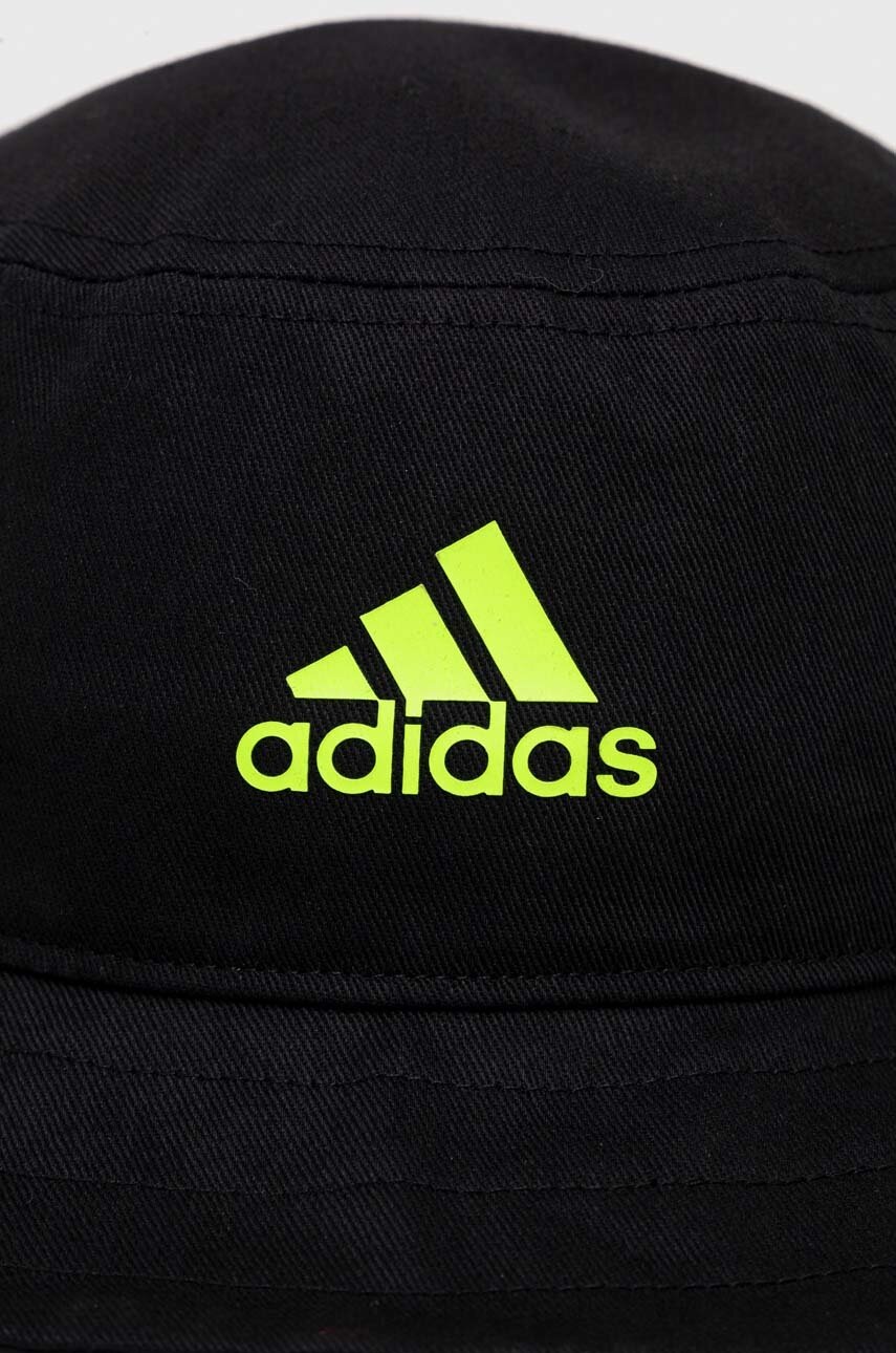 Детская хлопковая шляпа adidas Performance цвет чёрный хлопковый Детская хлопковая шляпа adidas Performance цвет чёрный хлопковый