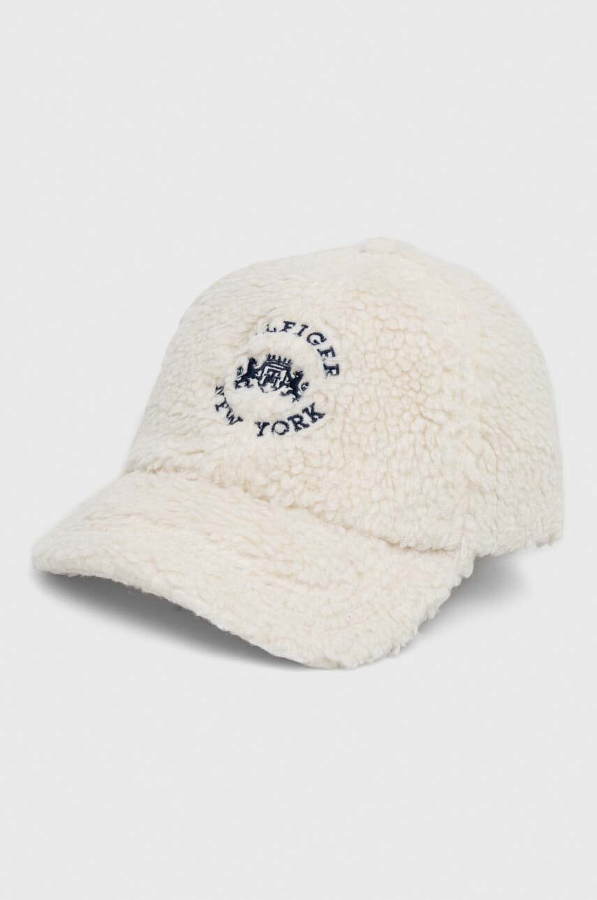 Детская кепка Tommy Hilfiger цвет белый с аппликацией Детская кепка Tommy Hilfiger цвет белый с аппликацией