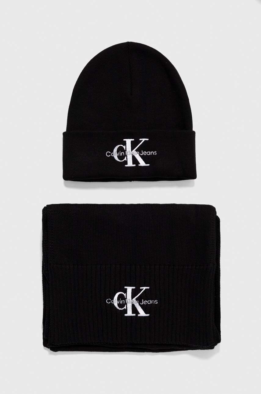 E-shop Bavlněná čepice a šála Calvin Klein Jeans černá barva