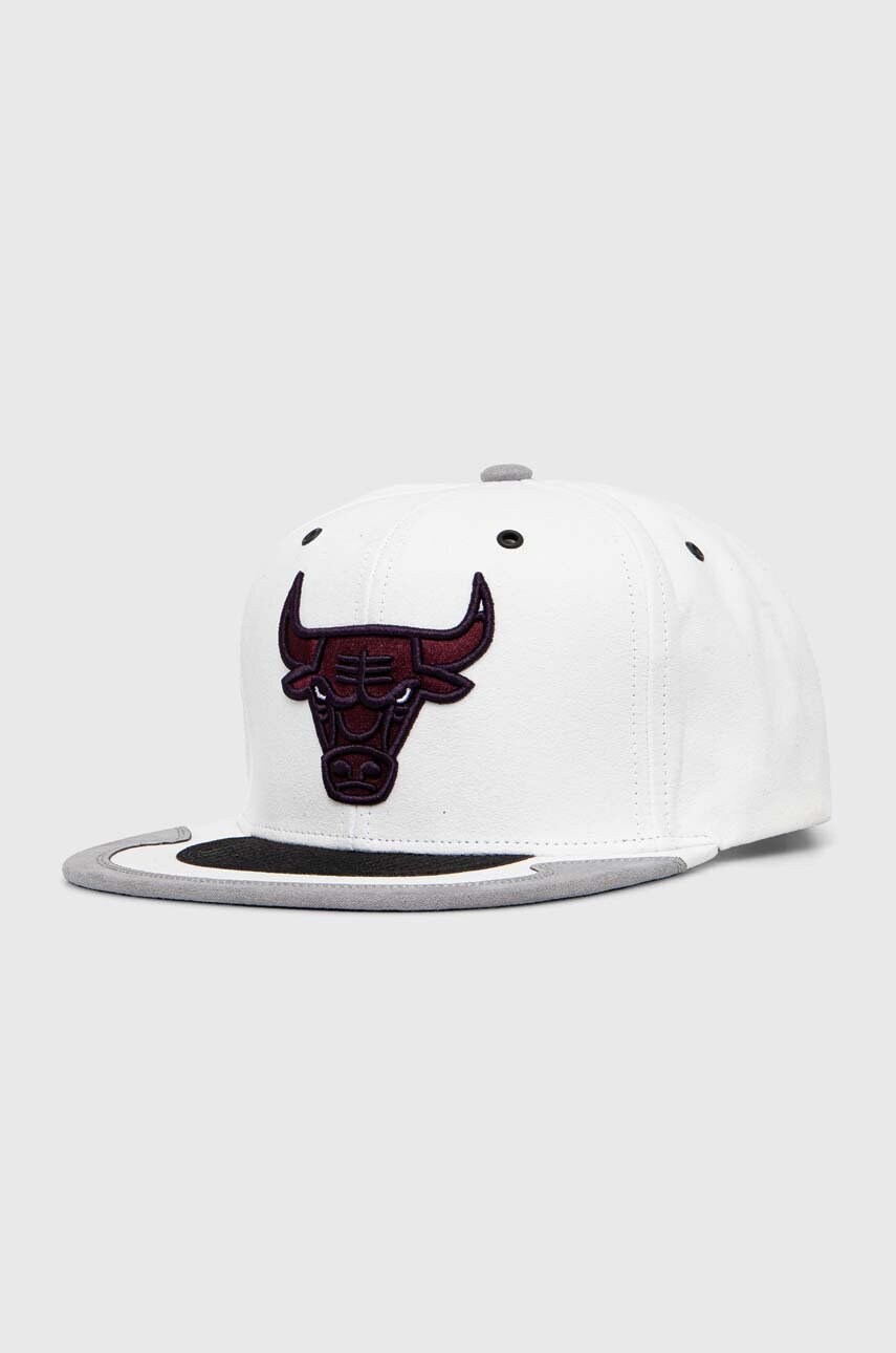 

Кепка Mitchell&Ness CHICAGO BULLS колір білий з аплікацією