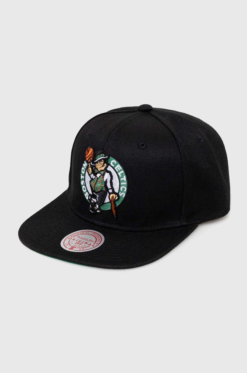 Levně Kšiltovka Mitchell&Ness BOSTON CELTICS černá barva, s aplikací