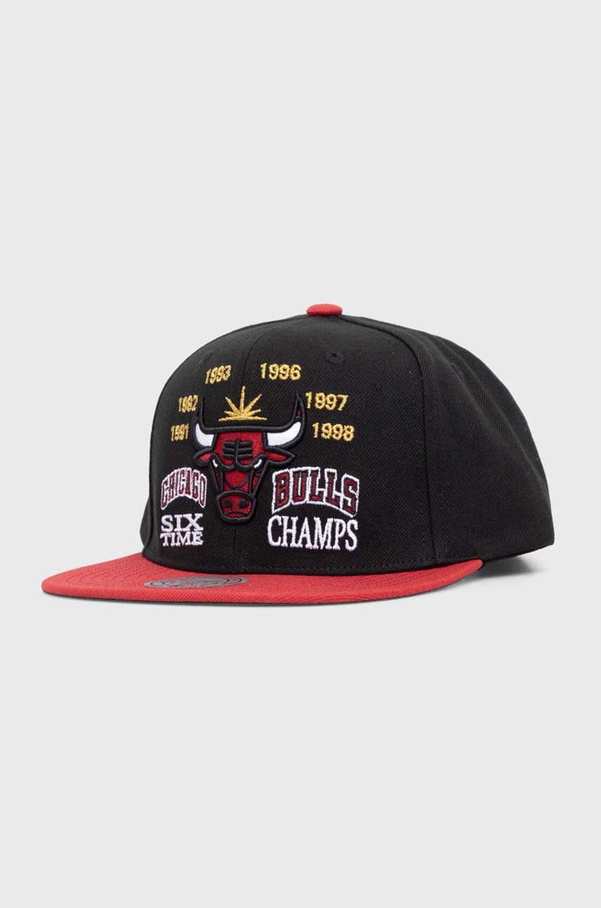 Levně Kšiltovka Mitchell&Ness x Chicago Bulls černá barva, s aplikací