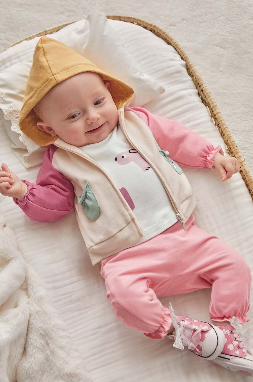 

Комплект для младенцев Mayoral Newborn цвет розовый