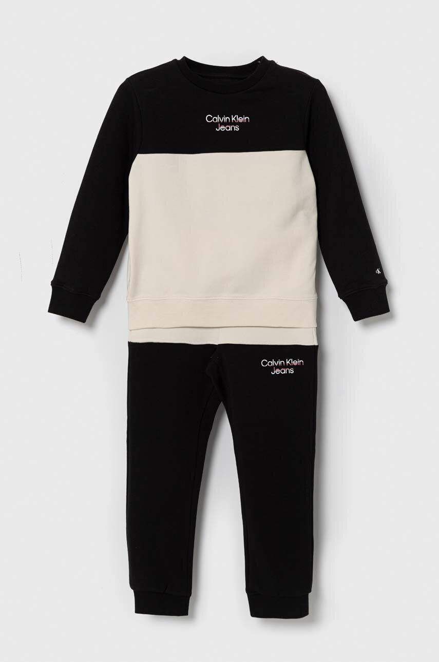 Levně Dětská tepláková souprava Calvin Klein Jeans černá barva