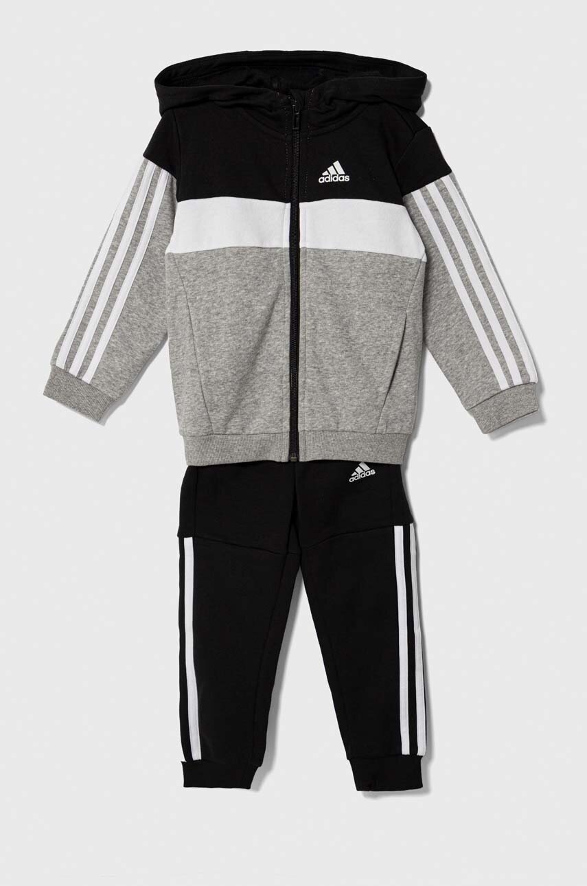 

Детский спортивный костюм adidas цвет чёрный