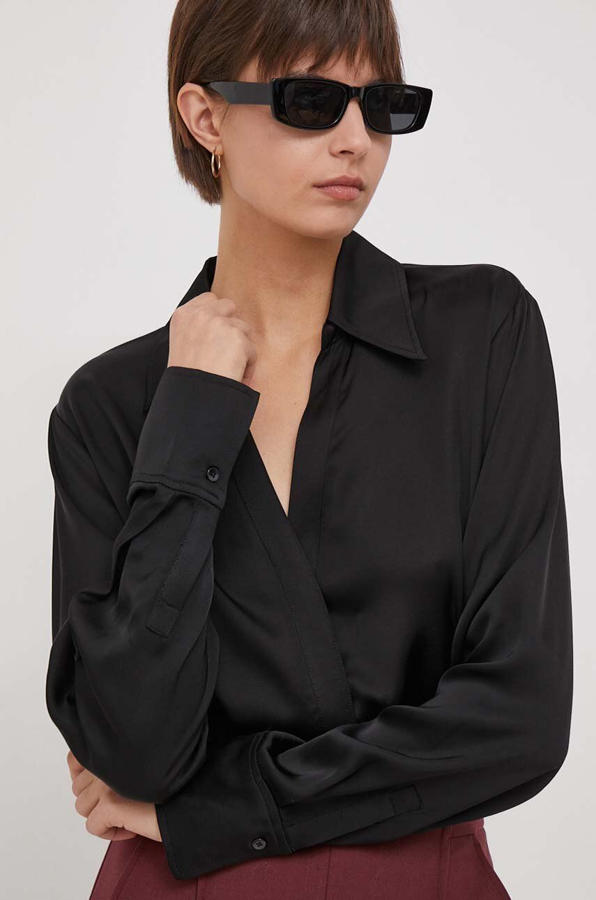 Košile United Colors of Benetton dámská, černá barva, slim, s klasickým límcem - černá - 100 % Viskó