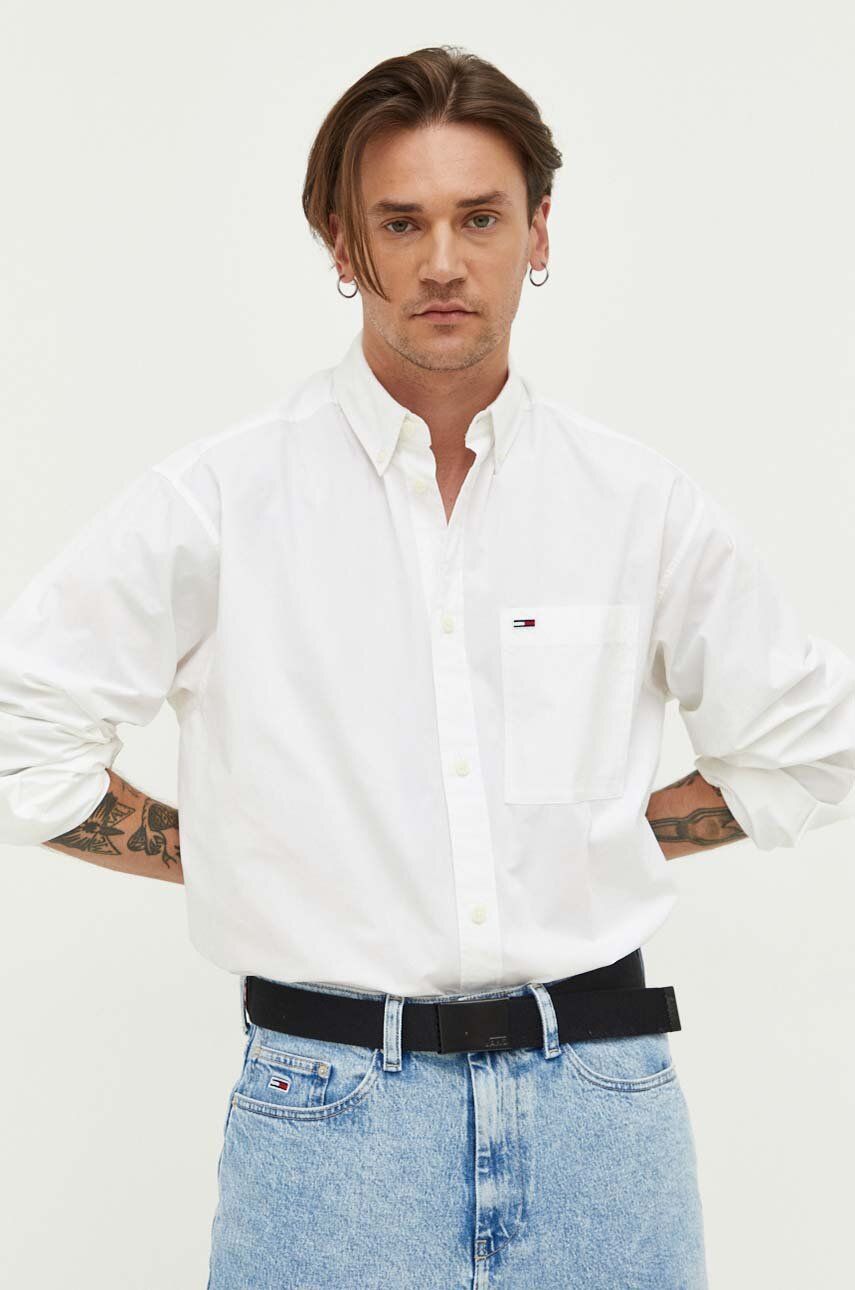 Tommy Jeans camasa din bumbac barbati, culoarea alb, cu guler button-down, relaxed