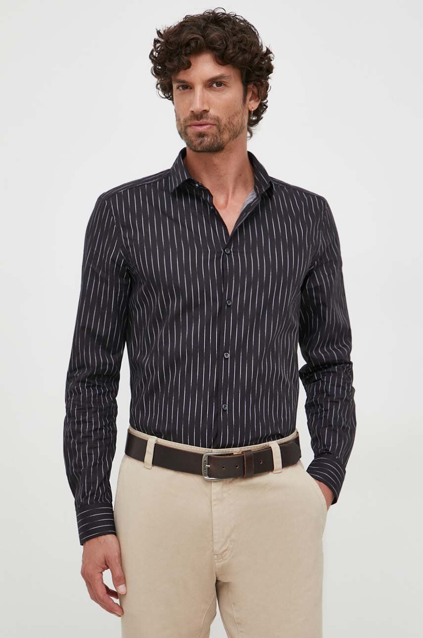 Košile Sisley černá barva, slim, s klasickým límcem - černá - 100 % Bavlna