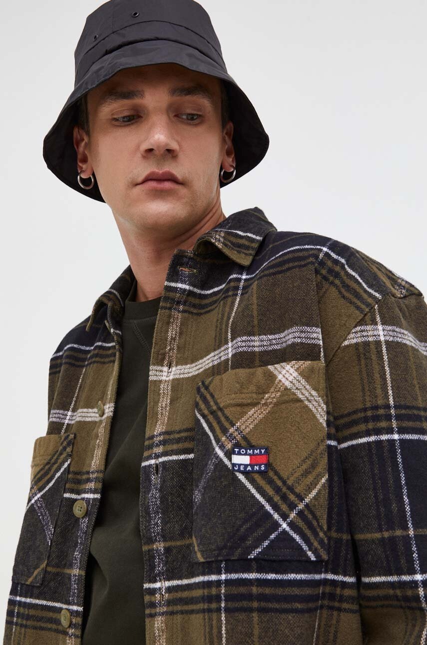 

Бавовняна сорочка Tommy Jeans чоловіча колір зелений relaxed класичний комір