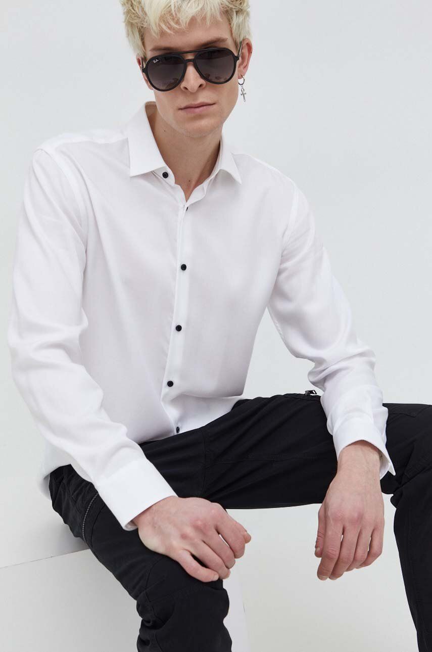 E-shop Košile HUGO pánská, bílá barva, slim, s klasickým límcem