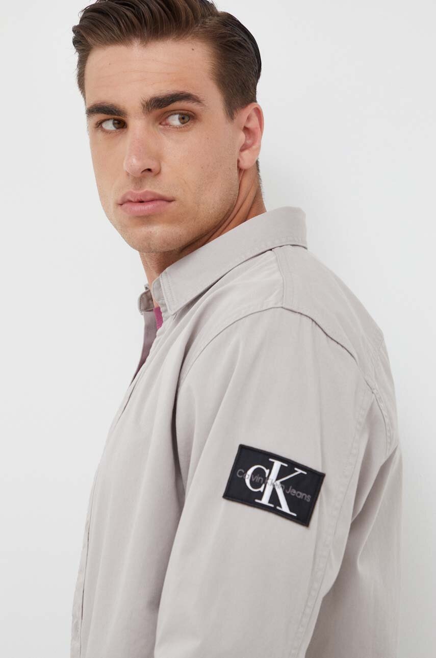

Риза Calvin Klein Jeans мъжка в сиво със свободна кройка с класическа яка, Сив