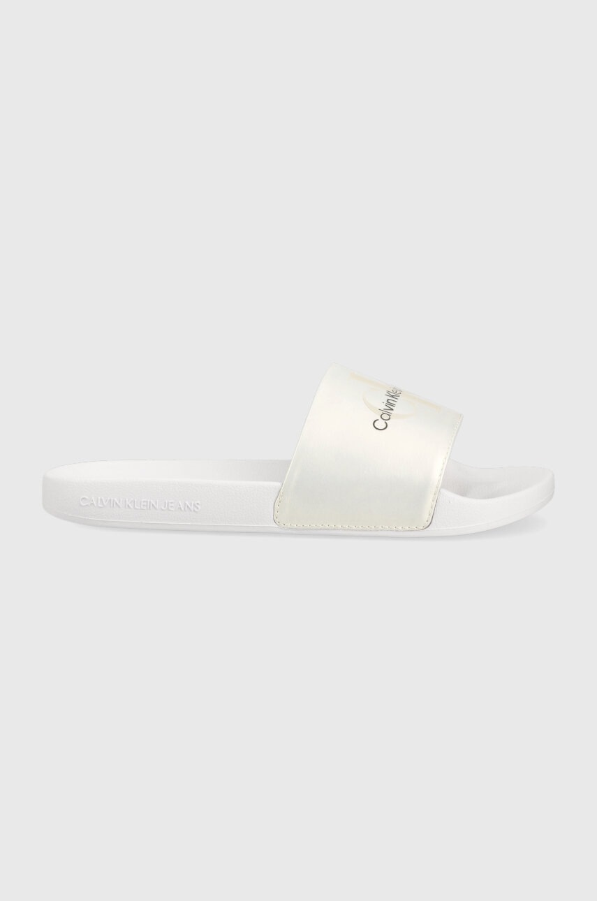 

Чехли Calvin Klein Jeans SLIDE NY PEARL в бяло YW0YW01243, Бял