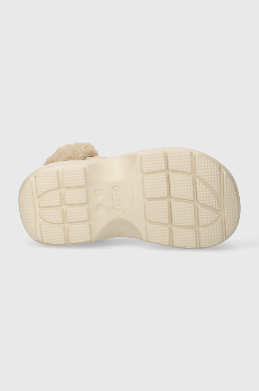 Шльопанці Crocs Stomp Lined Clog жіночі колір бежевий на платформі 208546 
