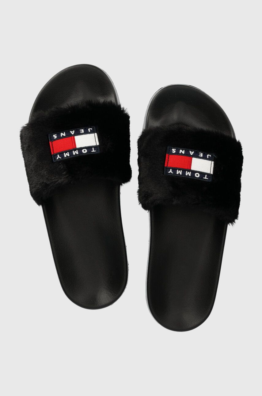 Pantofle Tommy Jeans TJW FUR POOL SLIDE dámské, černá barva, EN0EN02410 - černá - Svršek: Textilní m