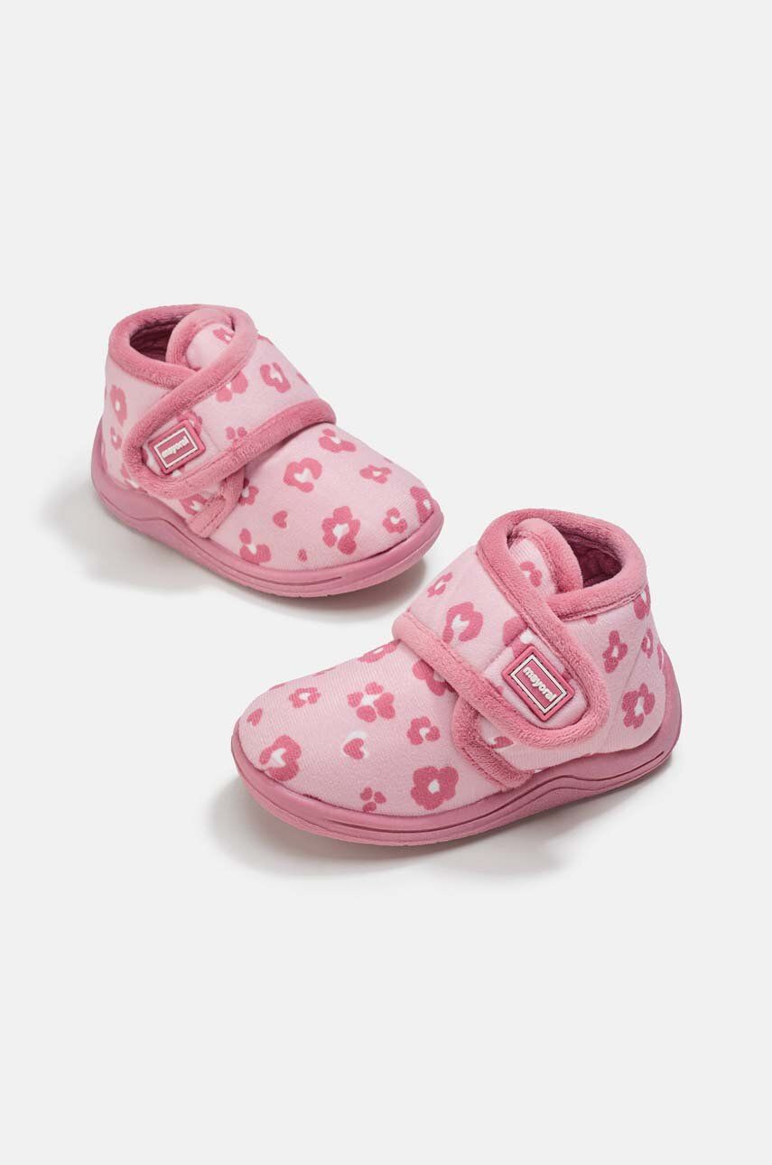 Kojenecké pantofle Mayoral růžová barva - růžová - Textilní materiál