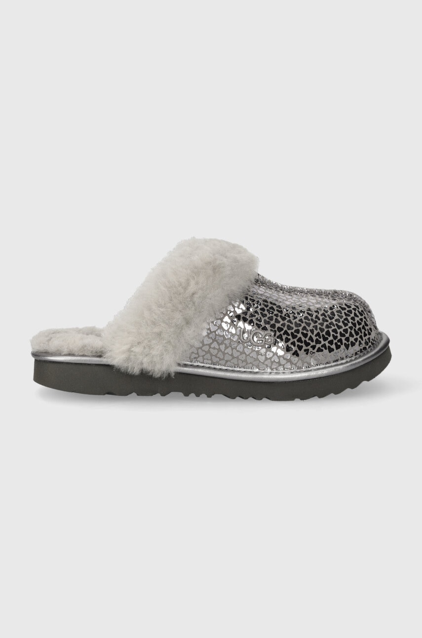 Детские кожаные тапочки UGG K COZY IIEL HEARTS цвет серебрянный Детские кожаные тапочки UGG K COZY IIEL HEARTS цвет серебрянный