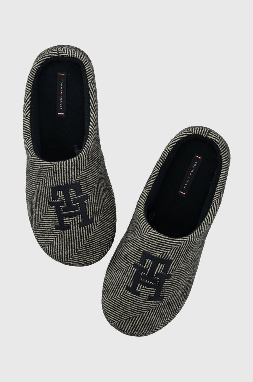 

Тапочки Tommy Hilfiger TH HERRINGBONE HOMESLIPPER колір чорний FM0FM04927