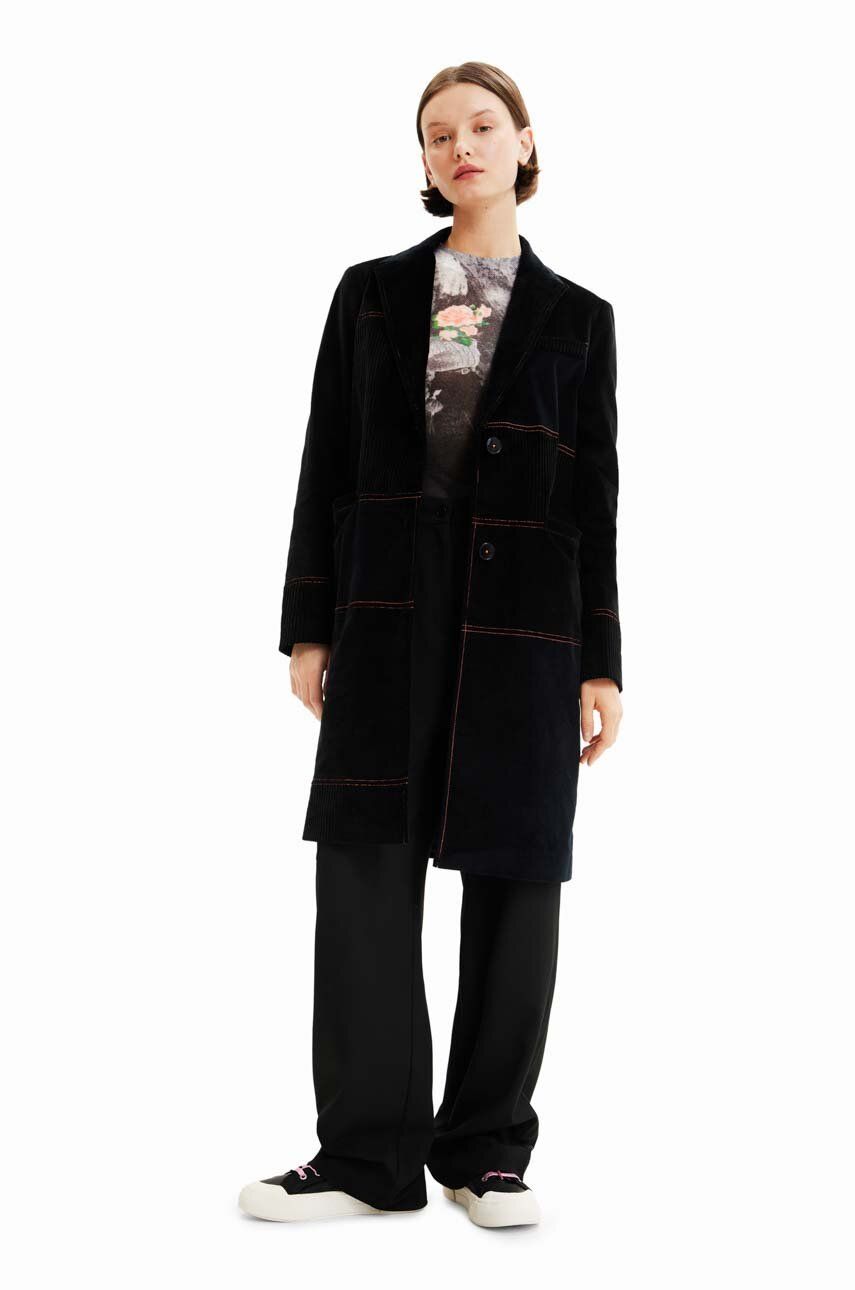 Kabát Desigual dámský, černá barva, přechodný - černá - Hlavní materiál: 52 % Polyester