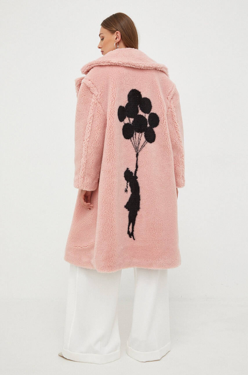 

Пальто Guess Guess x Banksy женское цвет розовый переходное