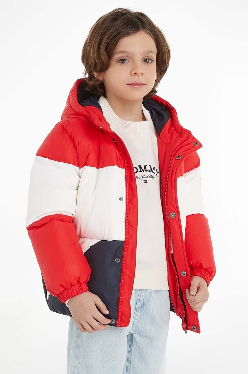 

Детско пухено яке Tommy Hilfiger в червено, Червен