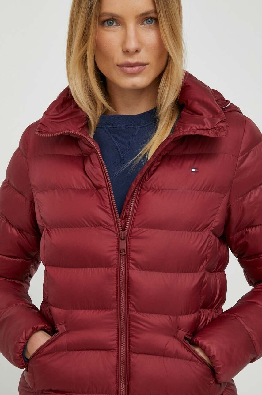 

Куртка Tommy Hilfiger женская цвет красный зимняя