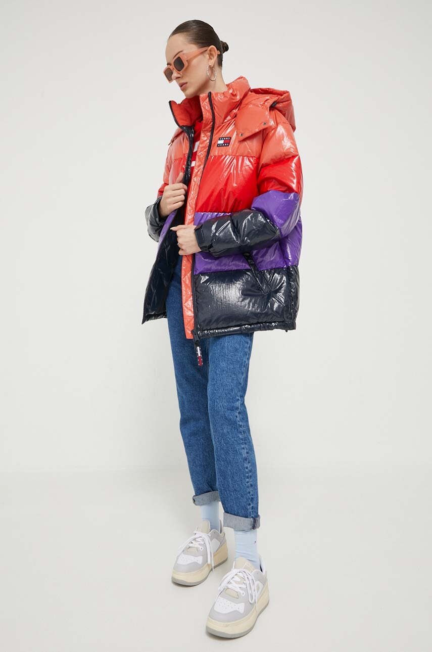 

Пуховая куртка Tommy Jeans женская зимняя