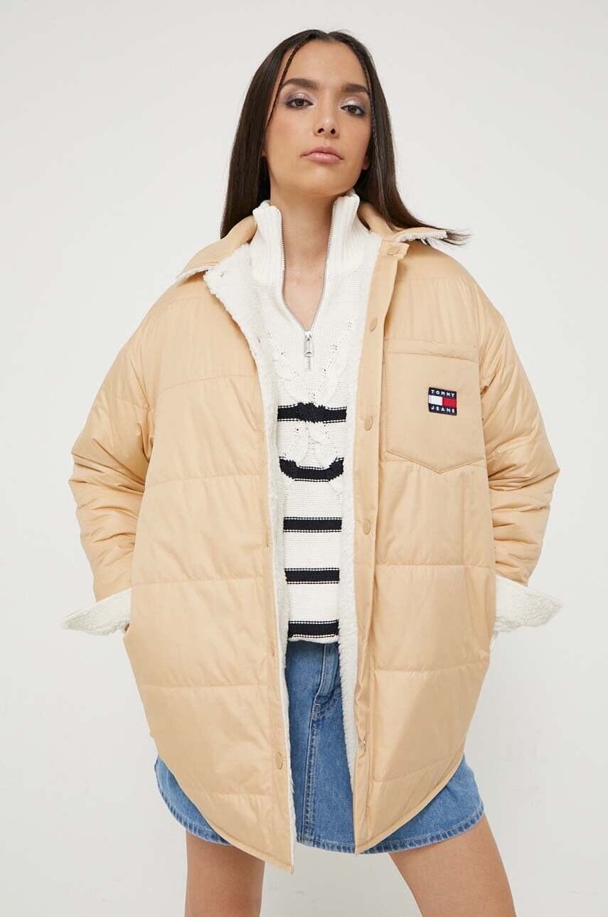 

Двостороння куртка Tommy Jeans жіноча колір бежевий перехідна oversize