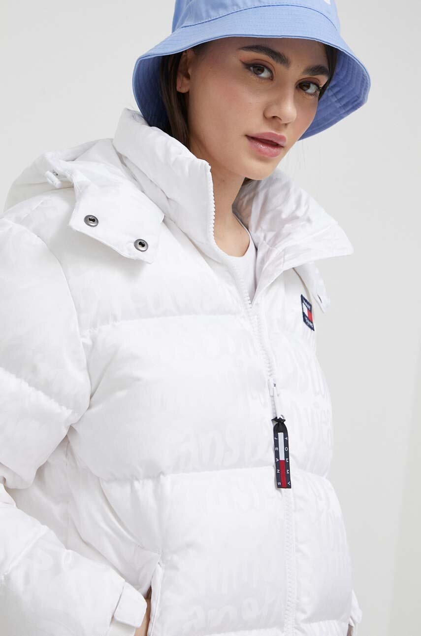 

Пуховая куртка Tommy Jeans женская цвет белый зимняя