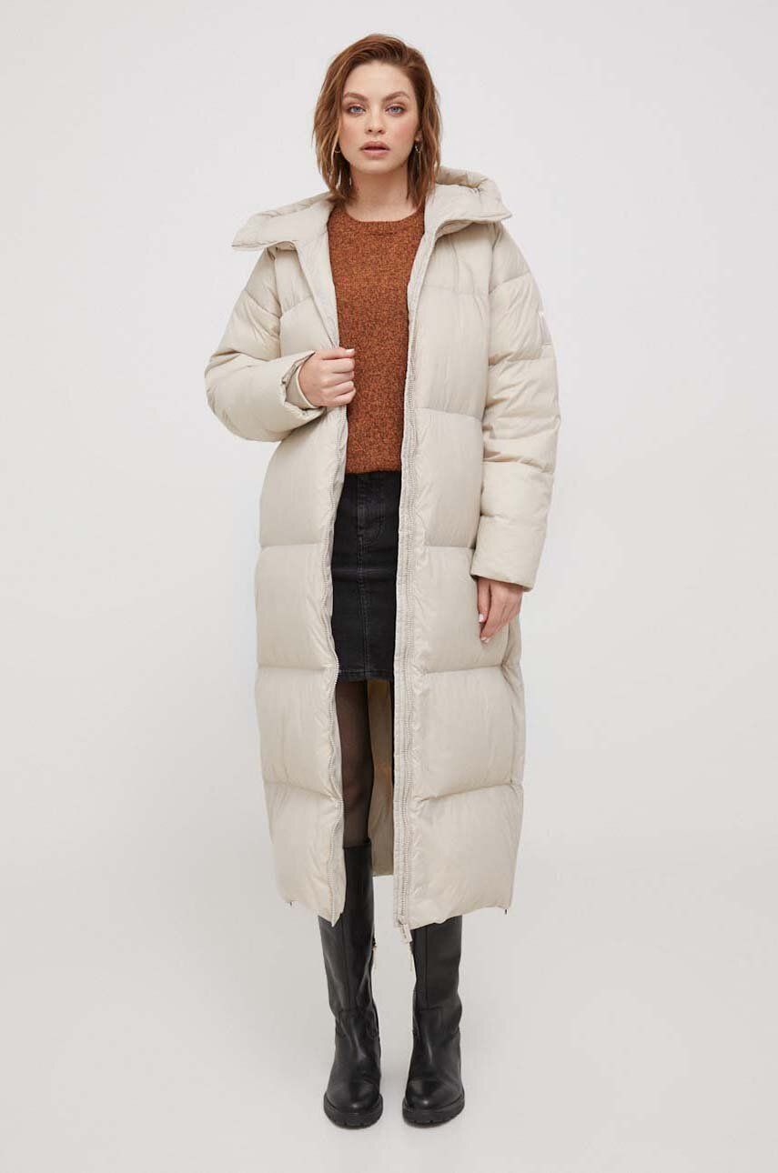 Péřová bunda Bomboogie Anvers dámská, béžová barva, zimní, oversize - béžová - Hlavní materiál: 100 