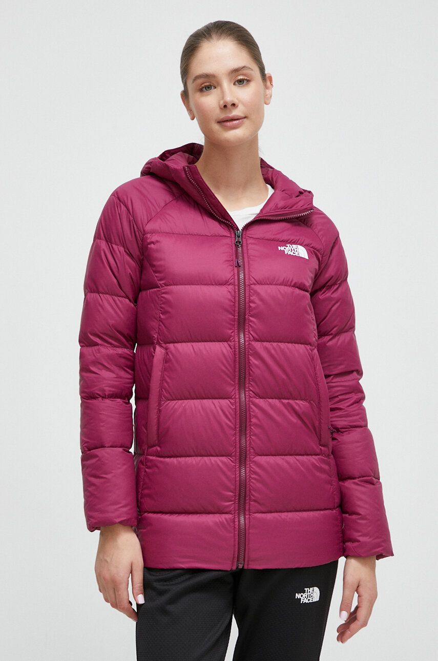 Levně Péřová bunda The North Face dámská, fialová barva, zimní