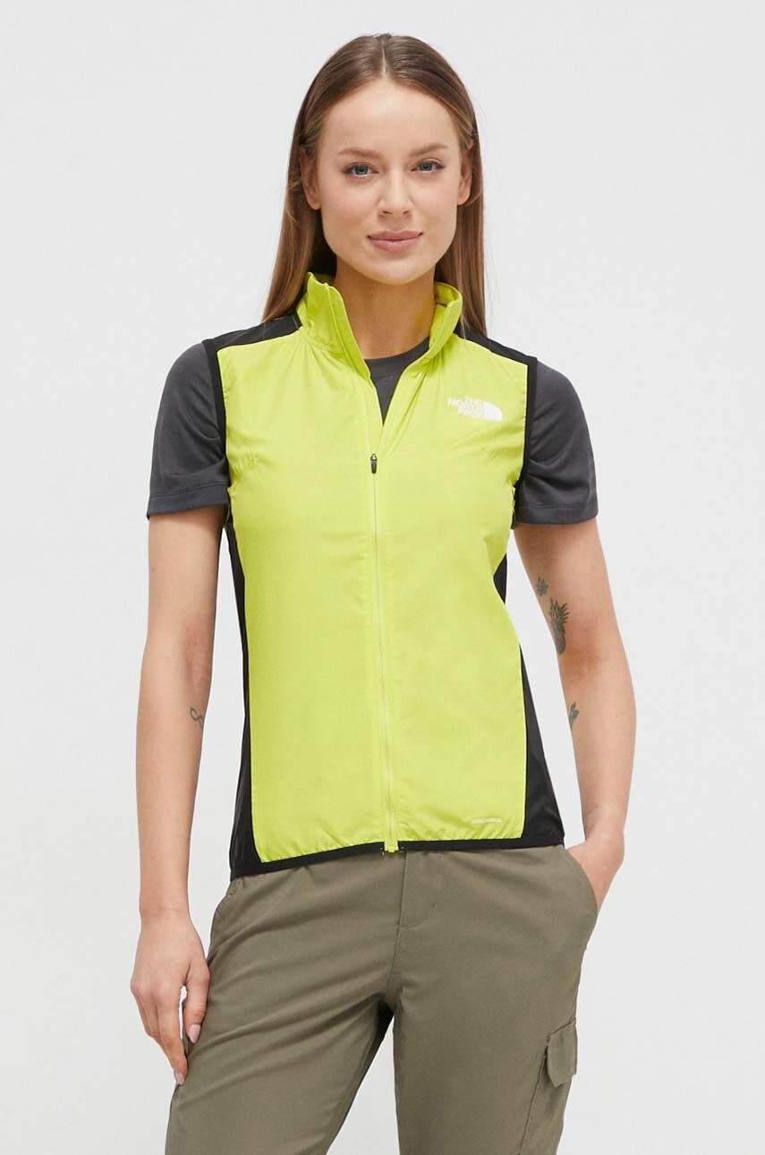 Levně Sportovní vesta The North Face Combal Gilet zelená barva