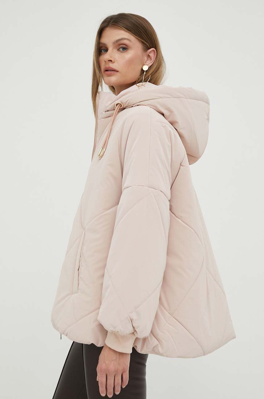 Bunda Liu Jo dámská, růžová barva, zimní, oversize - růžová -  Hlavní materiál: 100 % Polyester