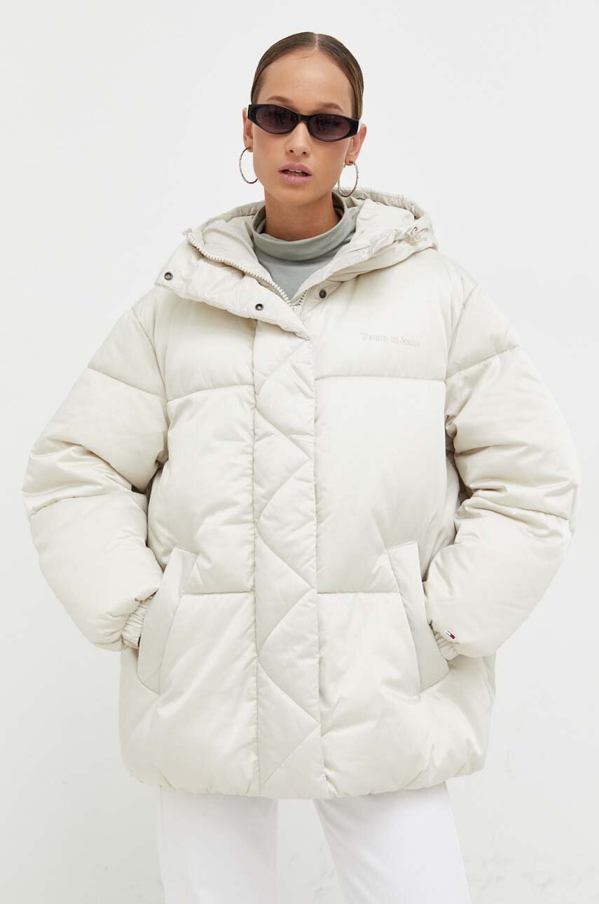 

Куртка Tommy Jeans жіноча колір бежевий зимова oversize