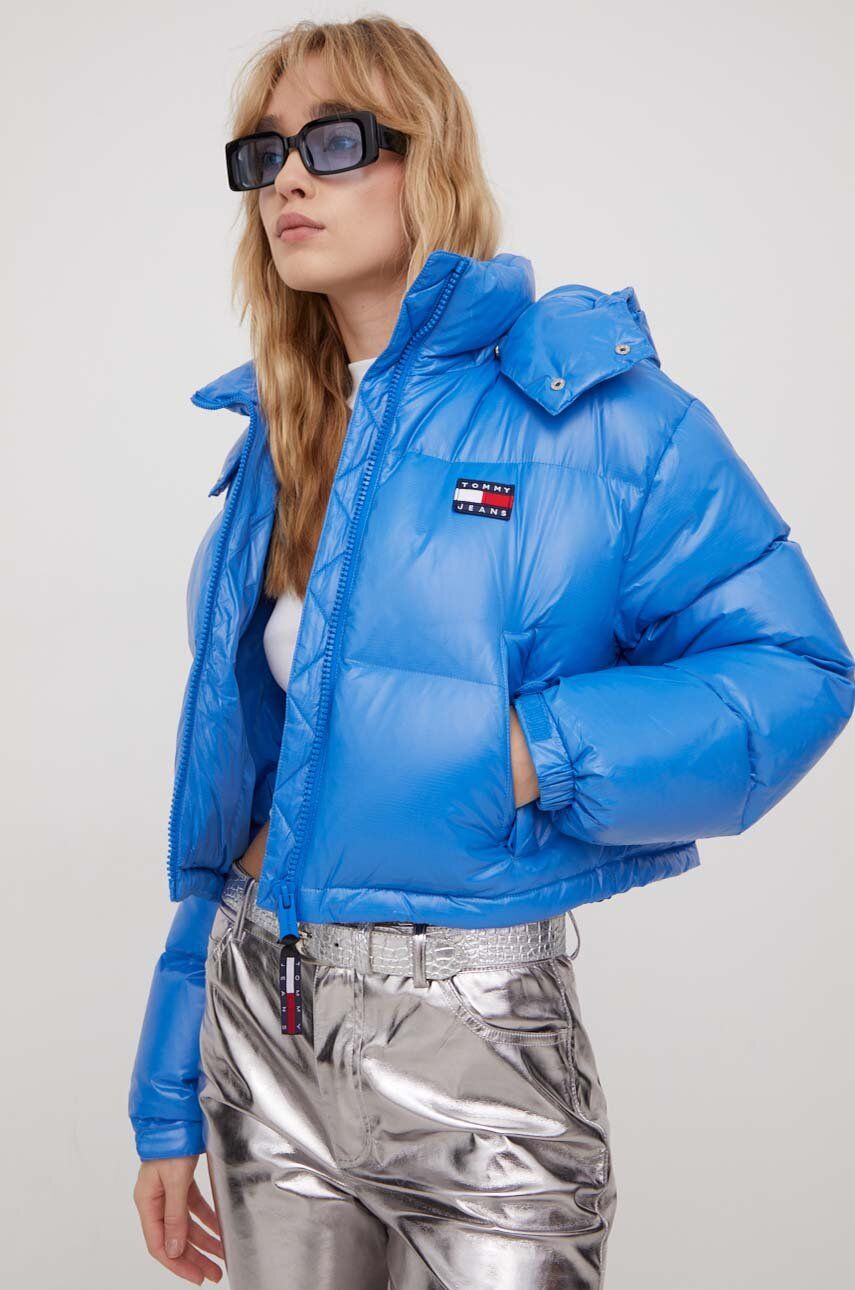 Levně Péřová bunda Tommy Jeans dámská, zimní, DW0DW16572