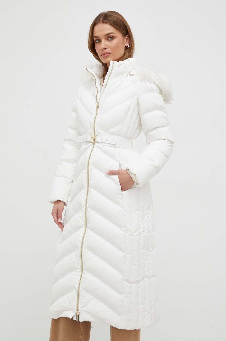 Levně Péřová bunda Marciano Guess dámská, bílá barva, zimní