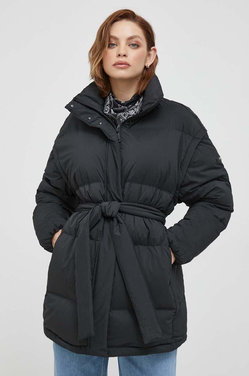 

Пухено яке Calvin Klein в черно зимен модел с уголемена кройка, Черен