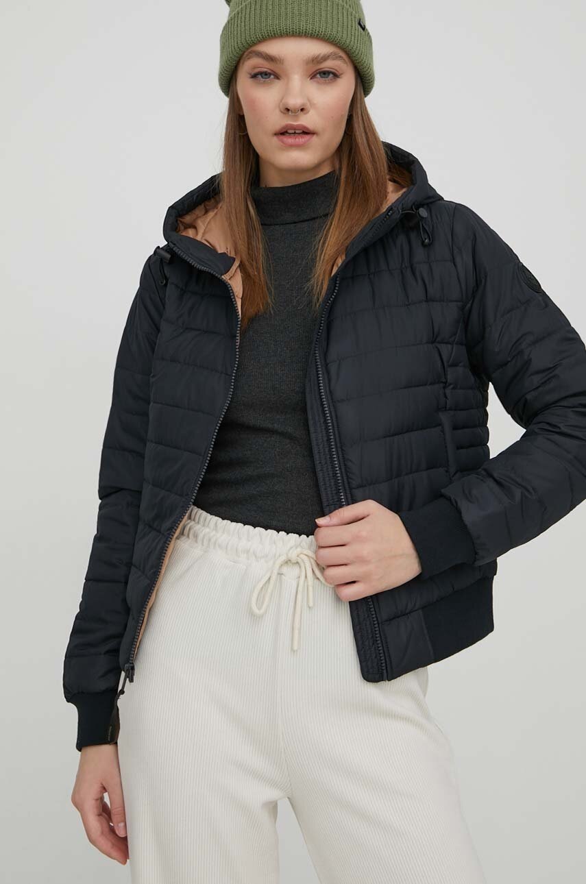 

Яке Hollister Co. в черно зимен модел, Черен