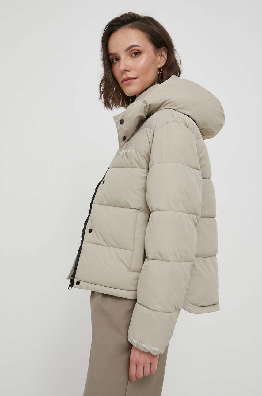 

Яке Calvin Klein Jeans в бежово зимен модел, Бежов