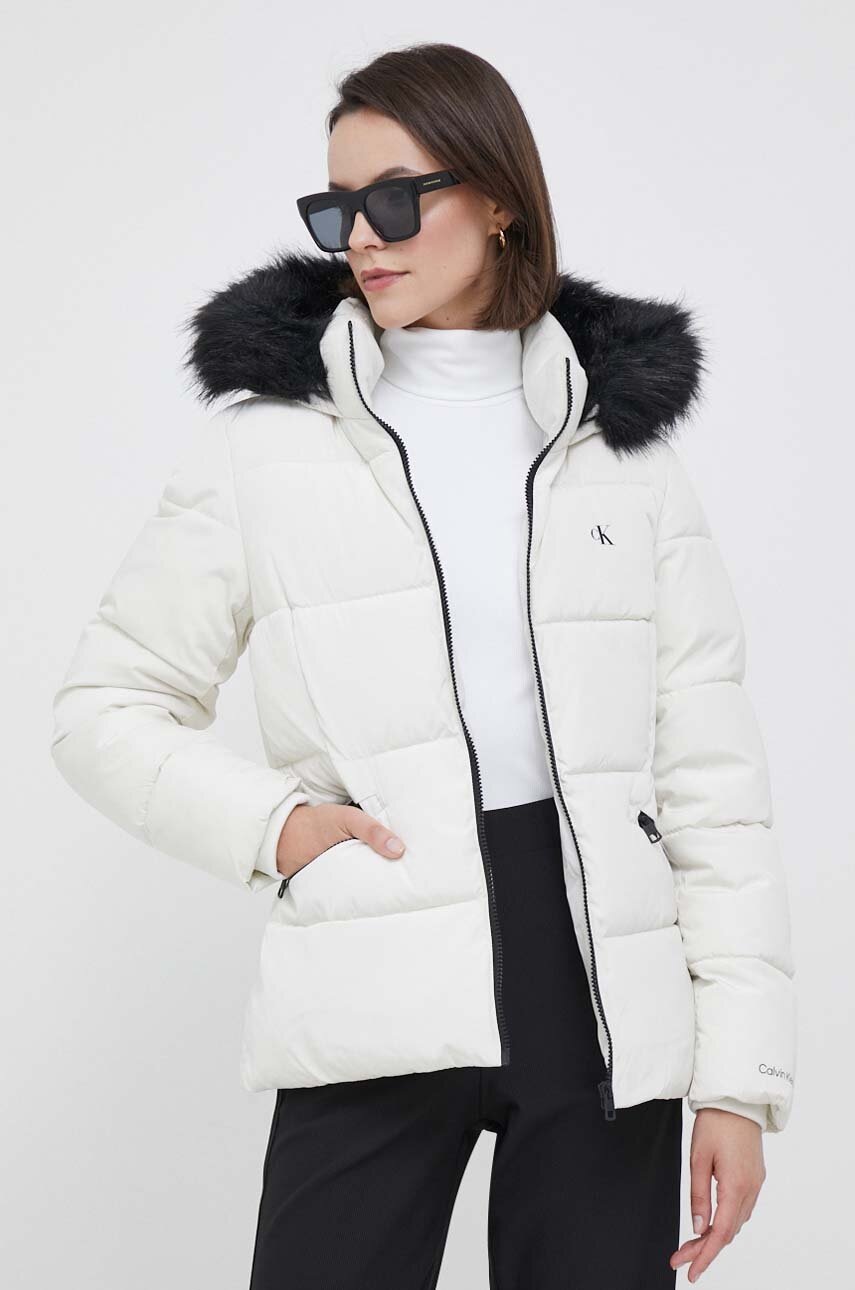 

Яке Calvin Klein Jeans в бежово зимен модел, Бежов