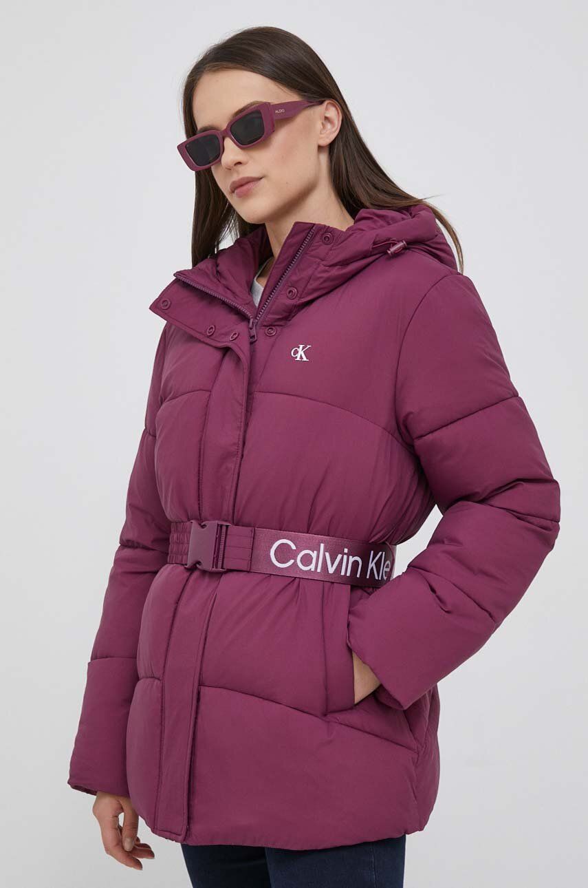 Levně Bunda Calvin Klein Jeans dámská, fialová barva, zimní, oversize