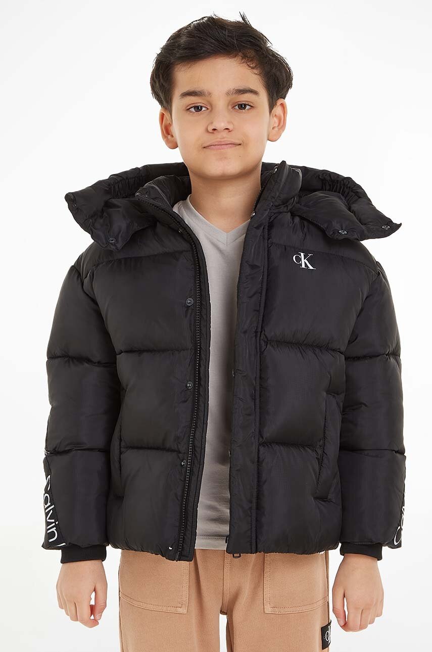 

Детско яке Calvin Klein Jeans в черно, Черен